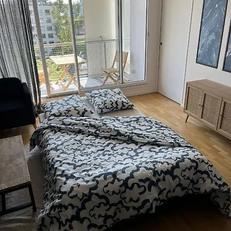 Apartment Superbe Avec Balcon - 3 Ch / 8 P