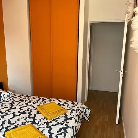 Superbe Avec Balcon - 3 Ch / 8 P Apartment *