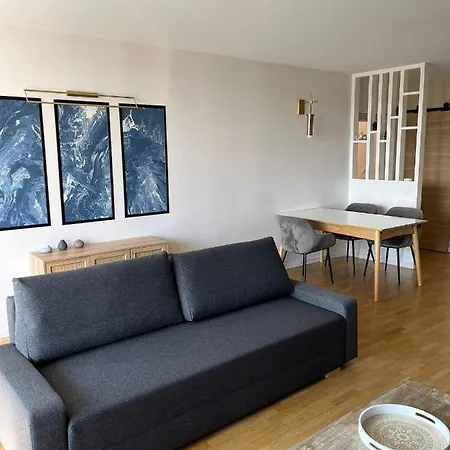 Apartment Superbe Avec Balcon - 3 Ch / 8 P